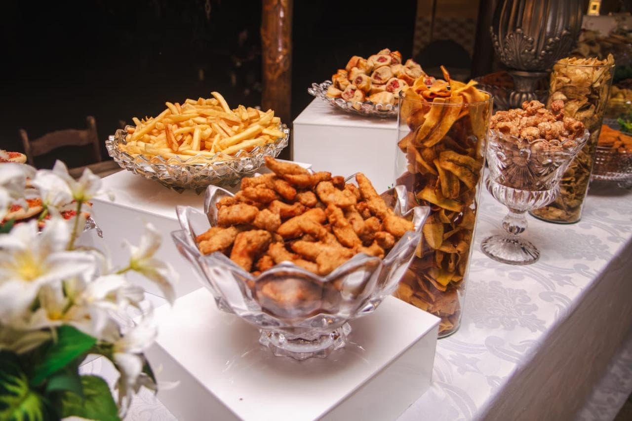 Mesa de buffet da Adelaide Festas & Buffet — foto 16